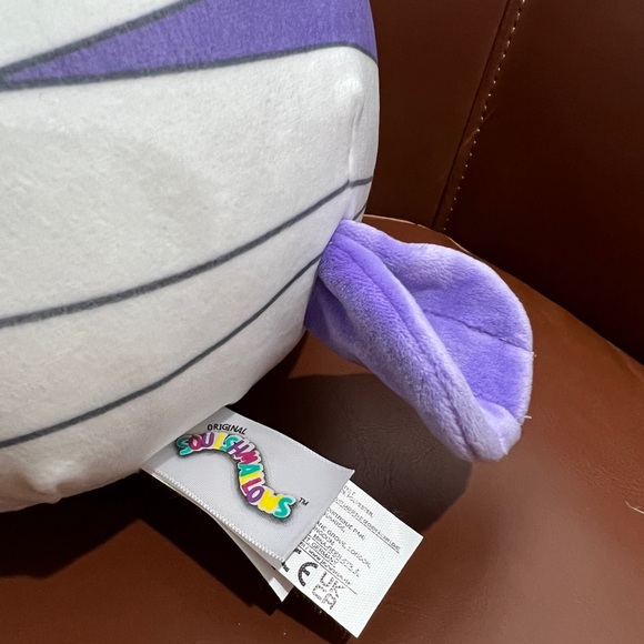 Holly the White Mummy Owl 8” Squishmallow - Picture 5 of 6